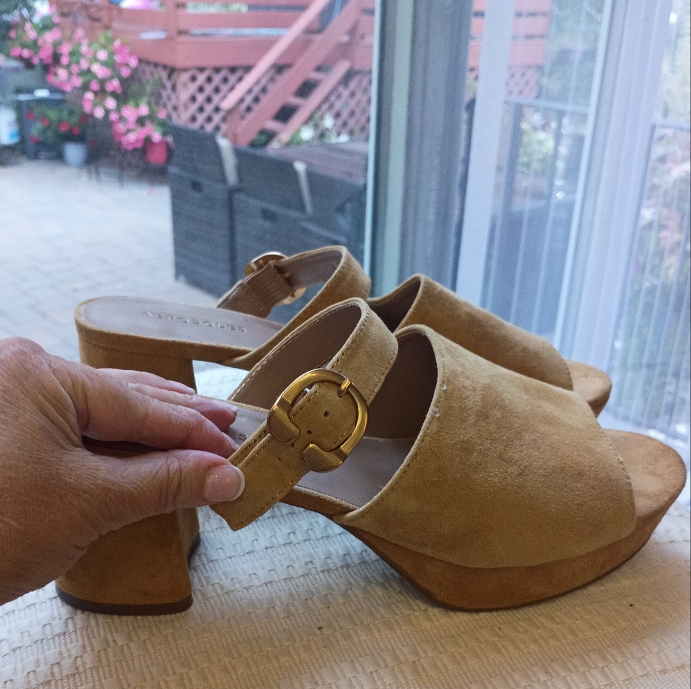 NWT.Tan Suede Block Heel Mules.Size 9.5 - Picture 3 of 10